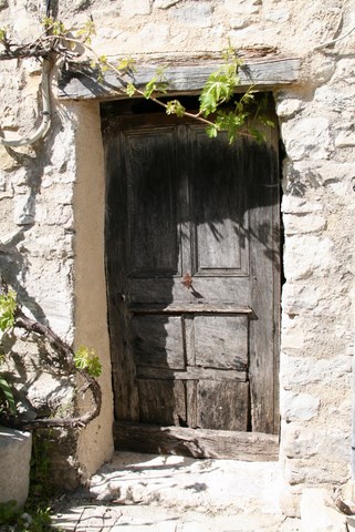 Autre belle porte très ancienne
