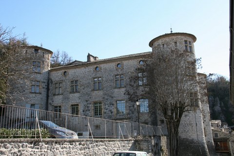Château bâti au XIème siècle et transformé aux XVème et XVIIème siècles